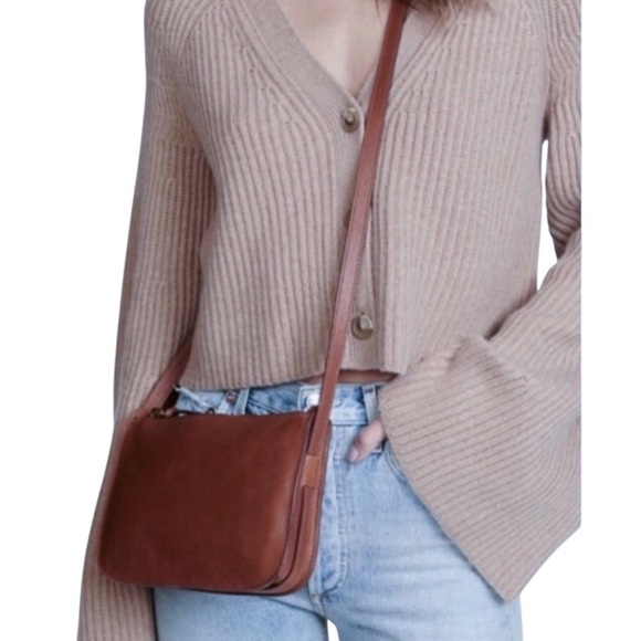 Madewell Handbags - Madewell The Simple Crossbody Bag